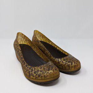 CROCS Carlisa Leopard Wedge Women's 8 EUC